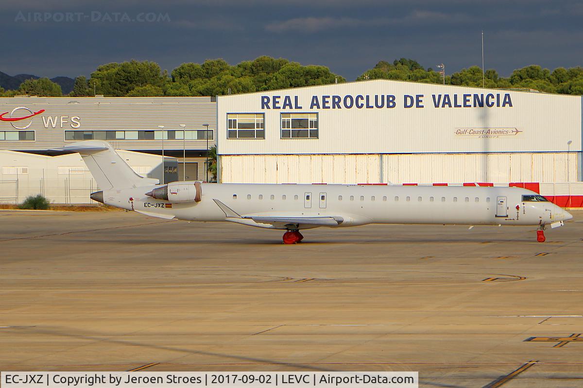 EC-JXZ, 2006 Bombardier CRJ-900 (CL-600-2D24) C/N 15087, levc