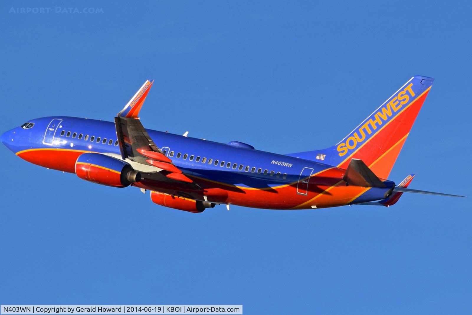 N403WN, 2001 Boeing 737-7H4 C/N 29815, Take off from RWY 10R.