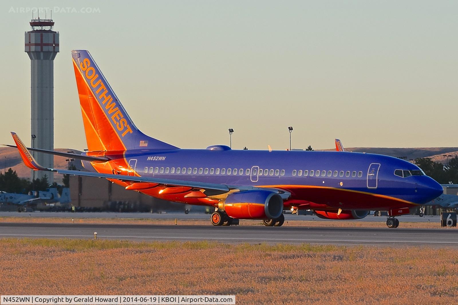 N452WN, 2004 Boeing 737-7H4 C/N 29846, Backtaxi on 10R to Foxtrot.