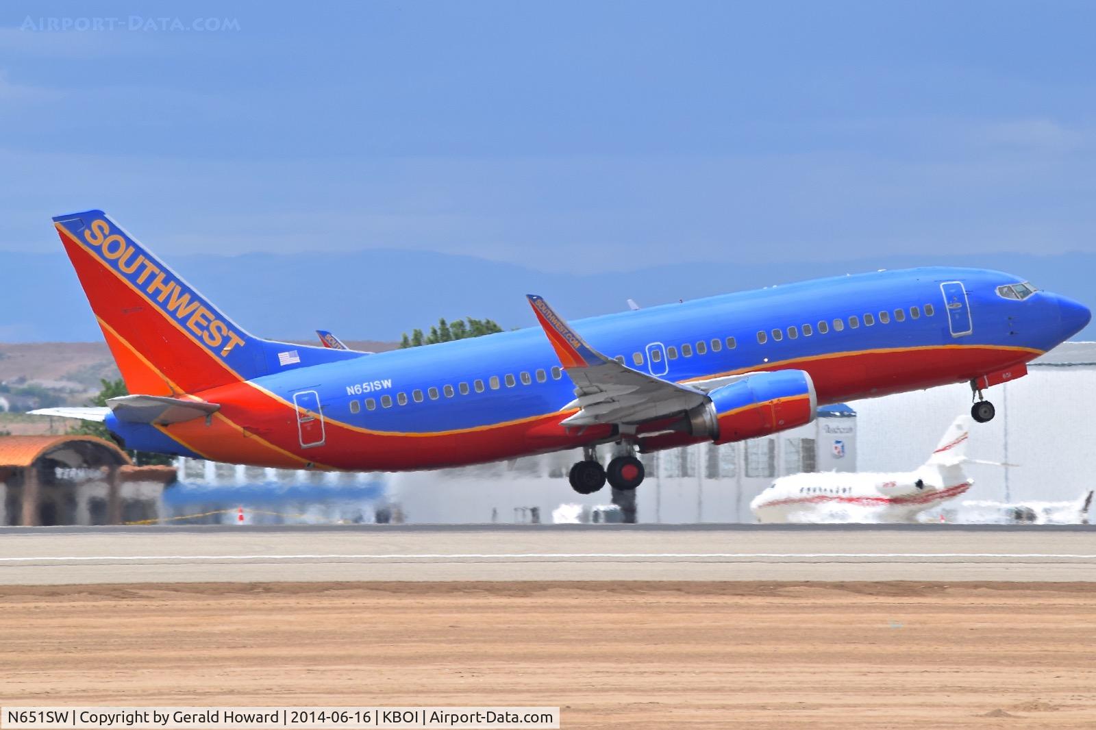 N651SW, 1997 Boeing 737-3H4 C/N 27721, Departing RWY 28L.
