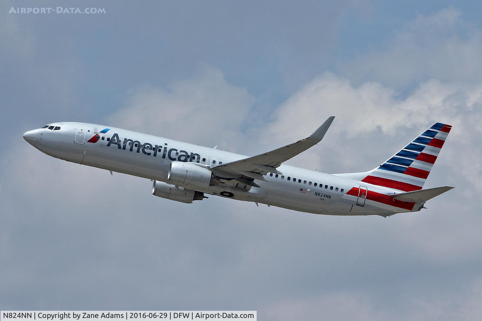 N824NN, 2010 Boeing 737-823 C/N 30916, Departing DFW Airport