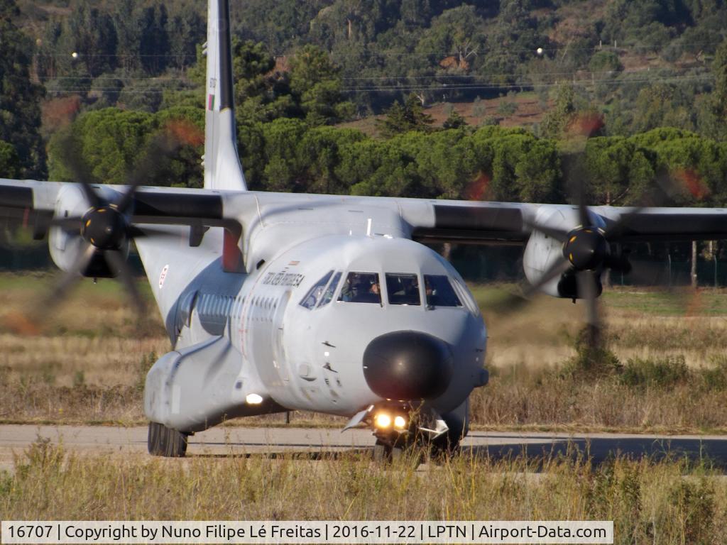 16707, CASA C-295M C/N 061, Turning.