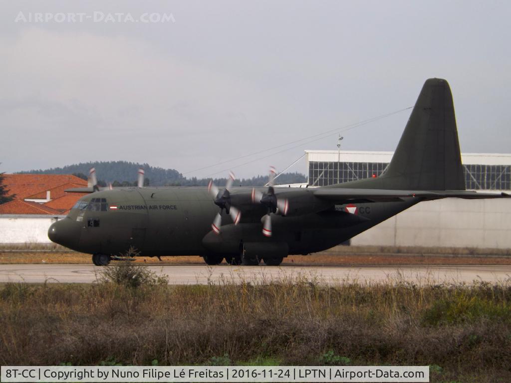 8T-CC, 1967 Lockheed C-130K Hercules C.1 C/N 382-4257, Taxiing.