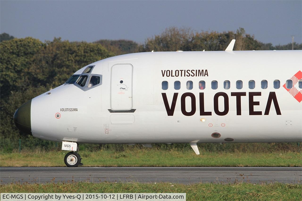 EC-MGS, 2000 Boeing 717-2CM C/N 55061, Boeing 717-2CM, Taxiing to holding point rwy 07R, Brest-Bretagne Airport (LFRB-BES)