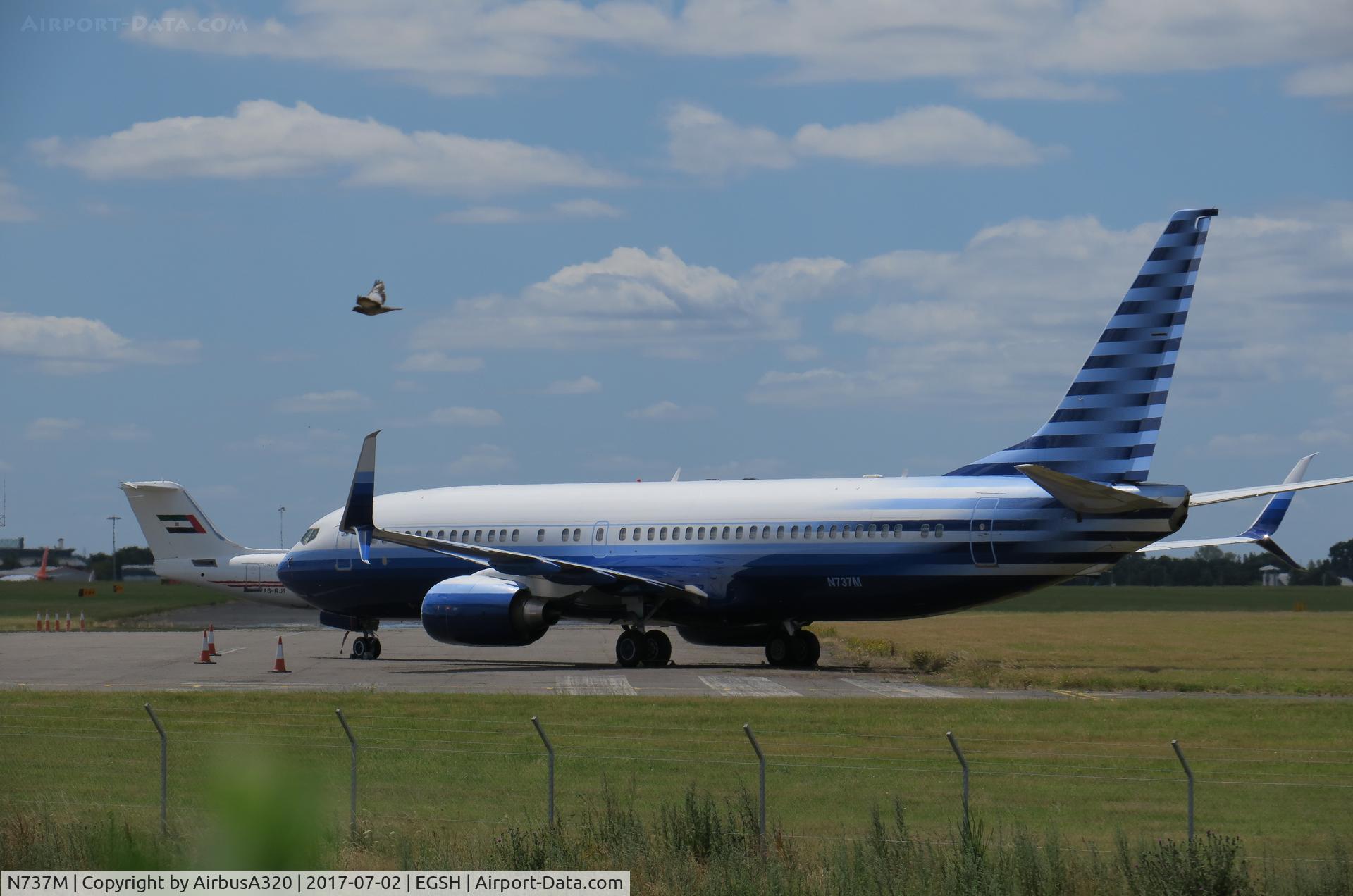 N737M, 2002 Boeing 737-8EQ BBJ C/N 33361, Parked North Side