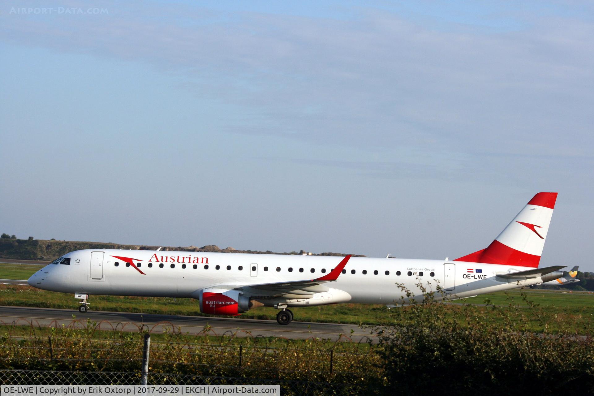 OE-LWE, 2012 Embraer 195LR (ERJ-190-200LR) C/N 19000553, OE-LWE landed rw 04R