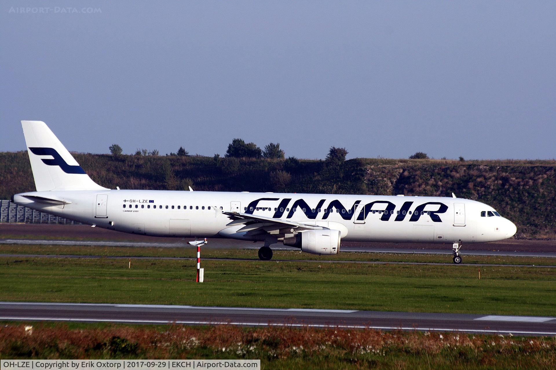 OH-LZE, 2003 Airbus A321-211 C/N 1978, OH-LZE taxing for take off rw 04R