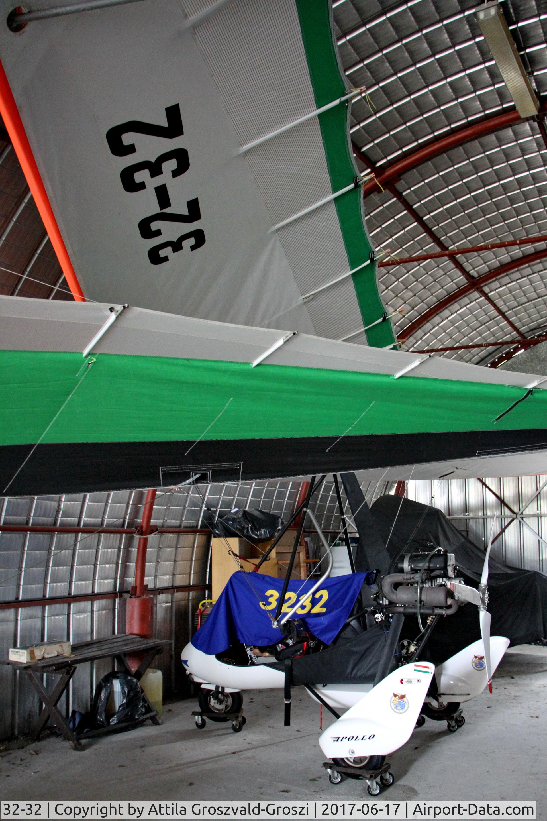 32-32, 2006 Halley Apollo CXMD Racer GT C/N RO 040606, Balatonkeresztúr Airfield, Hungary