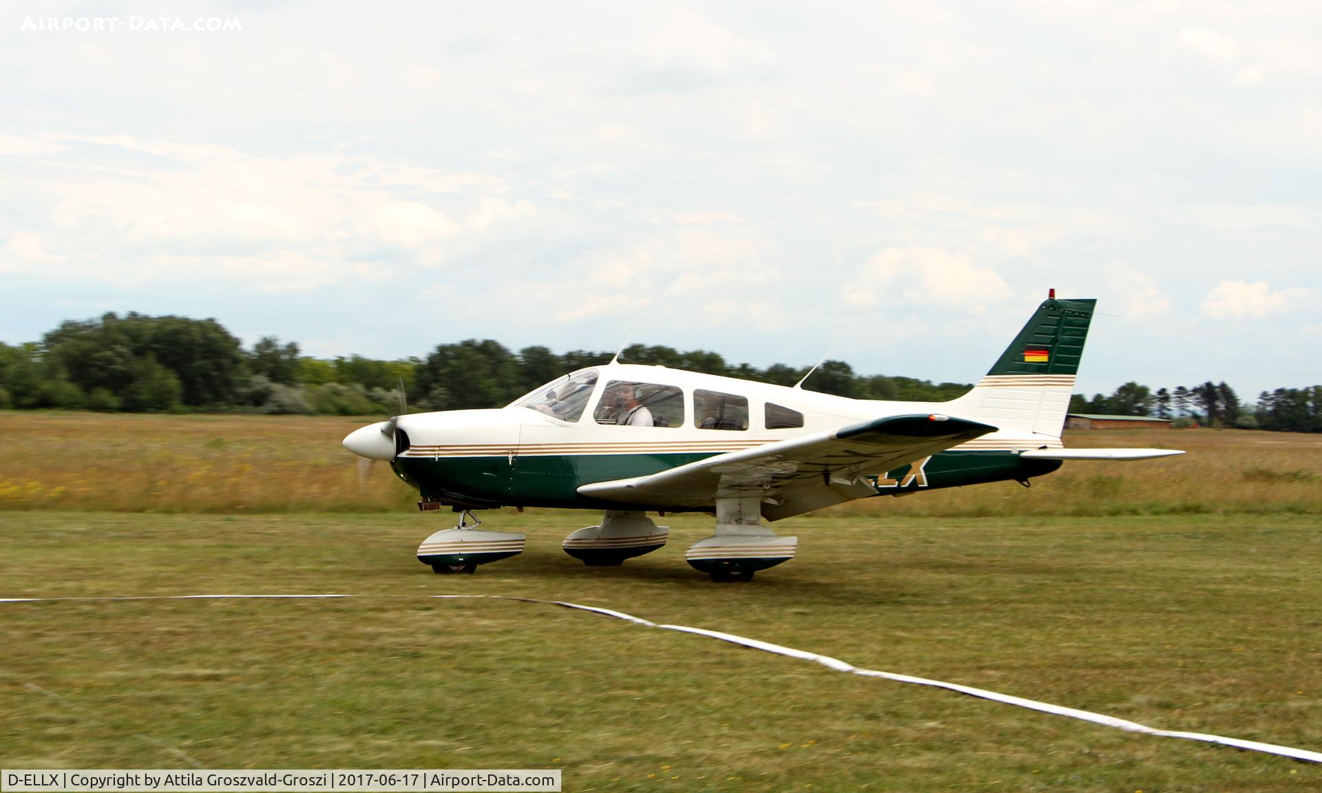 D-ELLX, 1989 Piper PA 28-181 Archer II C/N 2890123, Balatonkeresztúr Airfield, Hungary