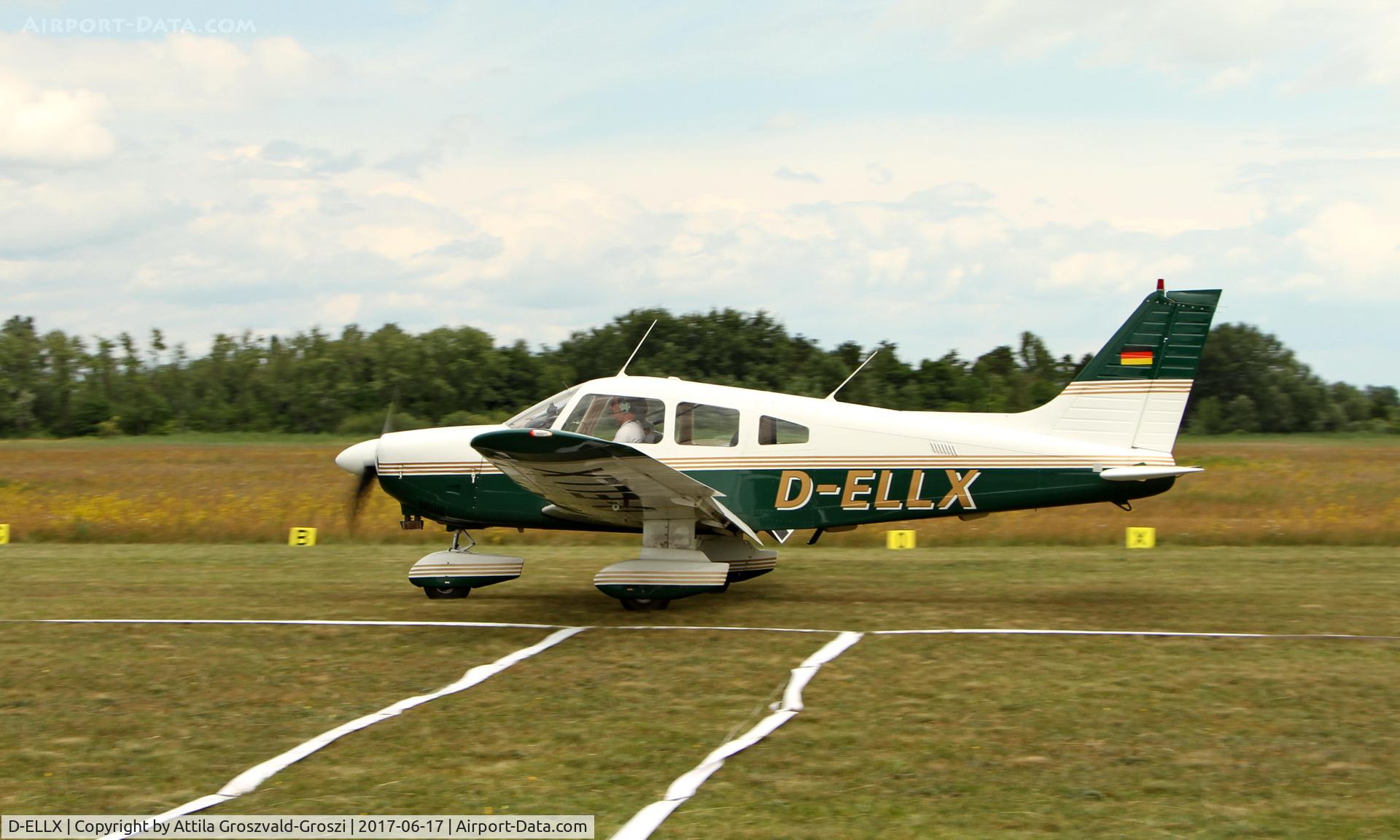 D-ELLX, 1989 Piper PA 28-181 Archer II C/N 2890123, Balatonkeresztúr Airfield, Hungary