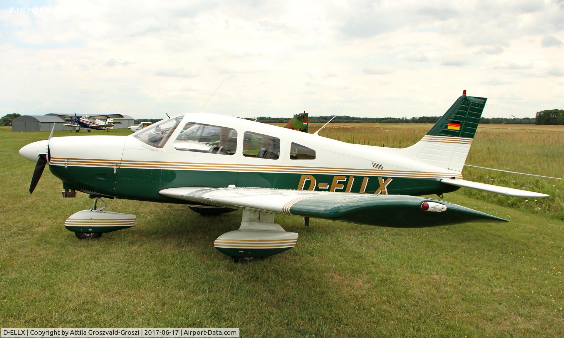 D-ELLX, 1989 Piper PA 28-181 Archer II C/N 2890123, Balatonkeresztúr Airfield, Hungary