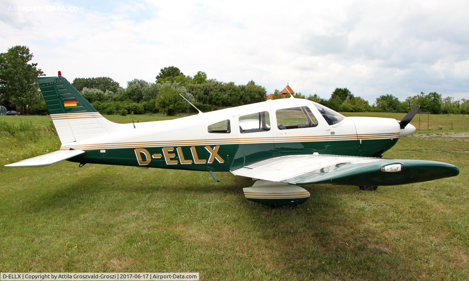 D-ELLX, 1989 Piper PA 28-181 Archer II C/N 2890123, Balatonkeresztúr Airfield, Hungary
