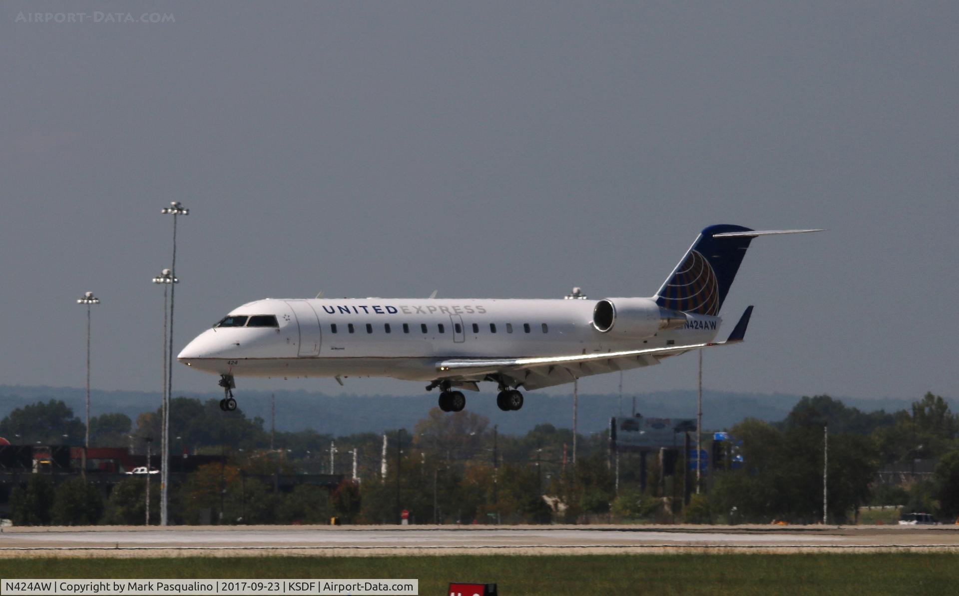 N424AW, 2002 Bombardier CRJ-200LR (CL-600-2B19) C/N 7656, CL-600-2B19