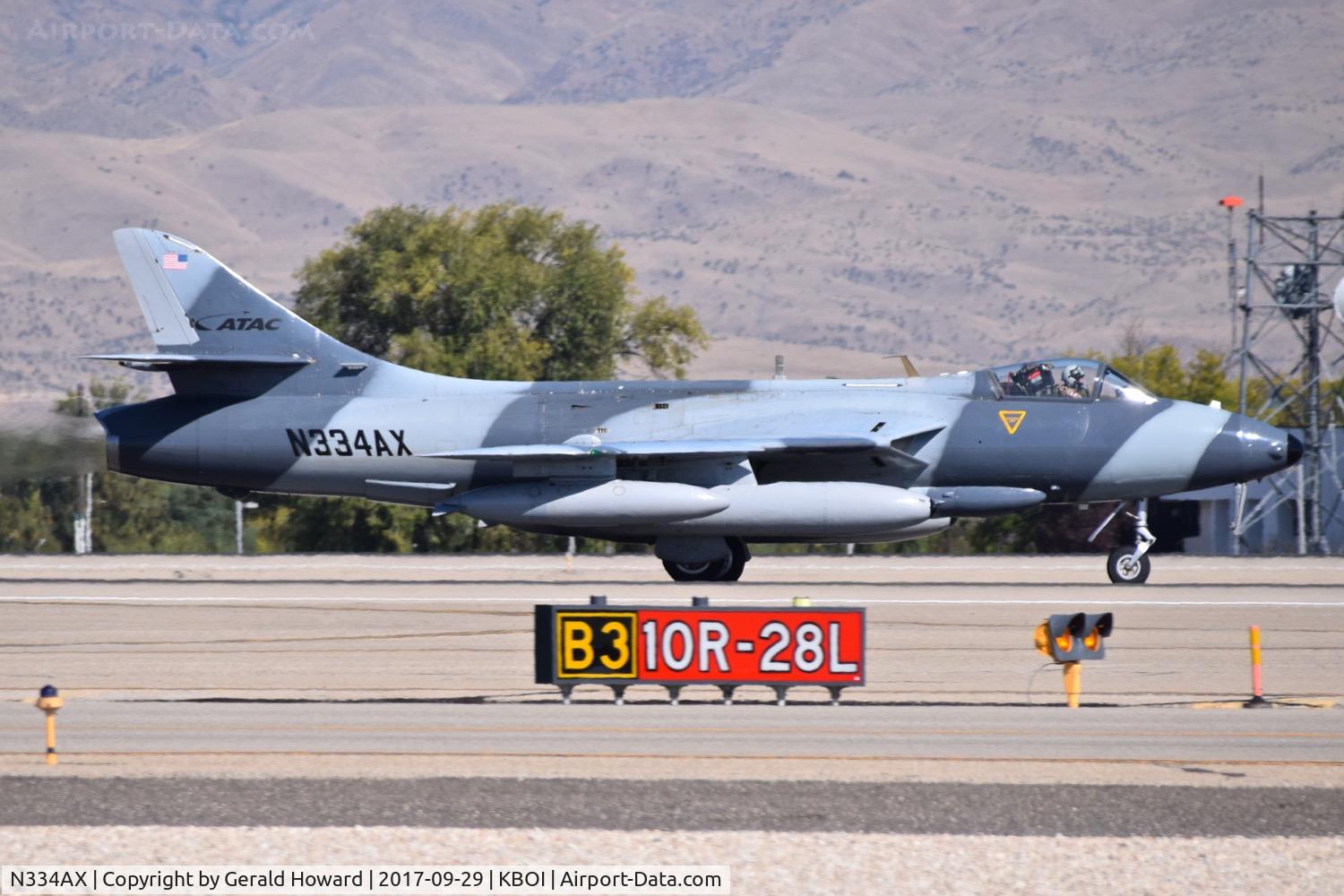 N334AX, Hawker Hunter F.58 C/N 41H-679904, Takeoff roll on RWY 10R.