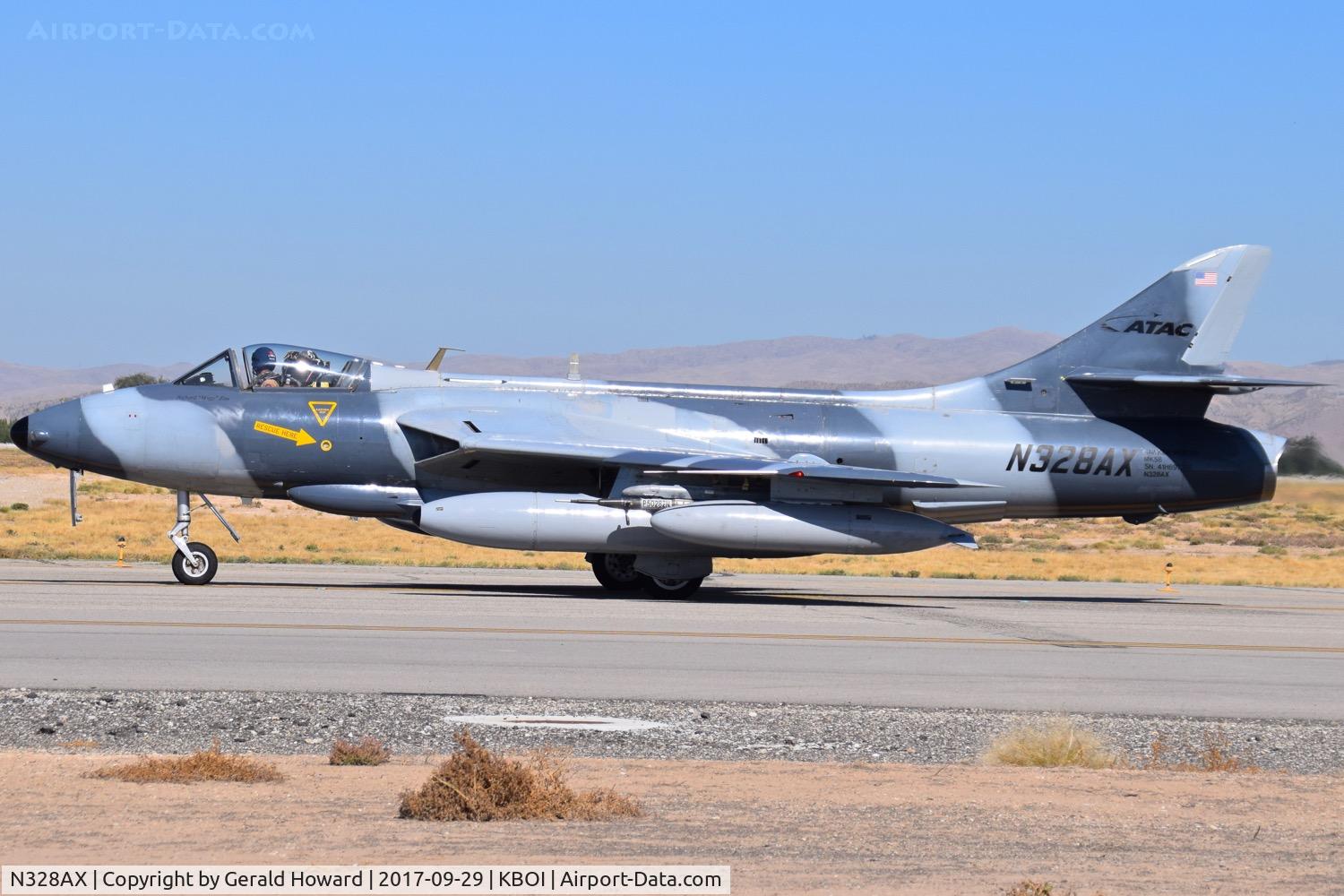 N328AX, 1958 Hawker Hunter Mk.58 C/N 41H-697398, Taxiing to RWY 10R.