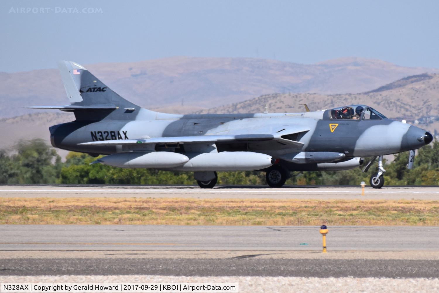 N328AX, 1958 Hawker Hunter Mk.58 C/N 41H-697398, Takeoff roll on RWY 10R.