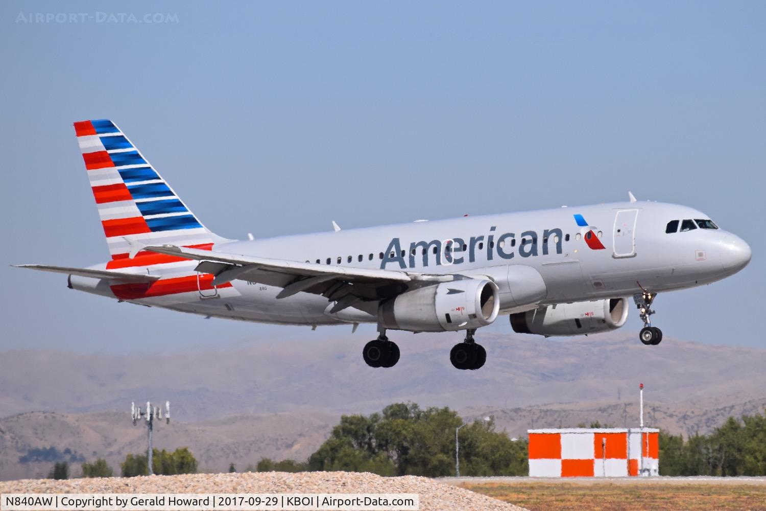 N840AW, 2006 Airbus A319-132 C/N 2690, On final for RWY 10R.
