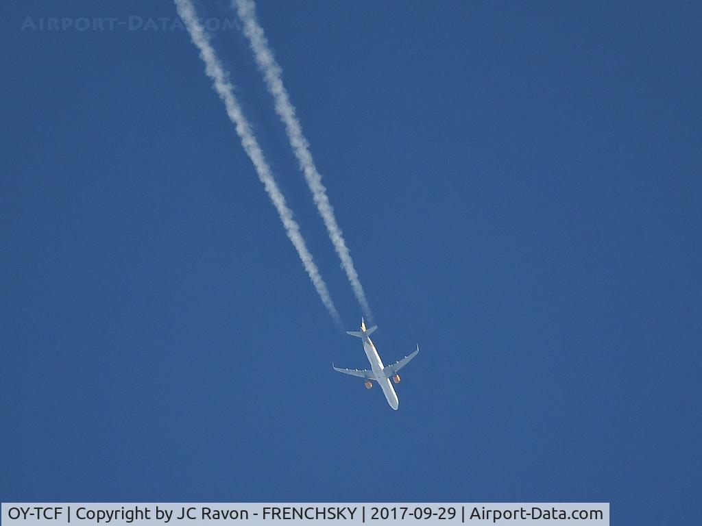 OY-TCF, 2014 Airbus A321-211 C/N 6351, Level 360 above Bordeaux airport, VKG1725 Alméria to Stockholm