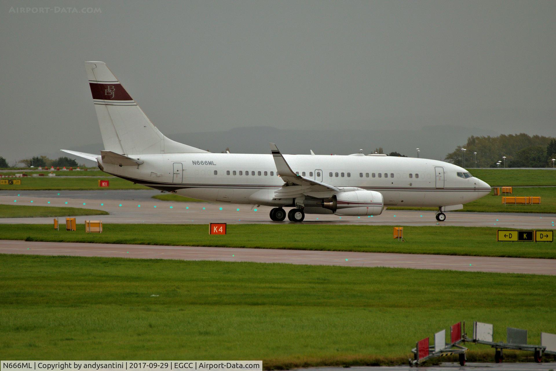 N666ML, 1999 Boeing 737-7BC BBJ C/N 30330, taxing out for take off on runway 23L will cross runway 23R