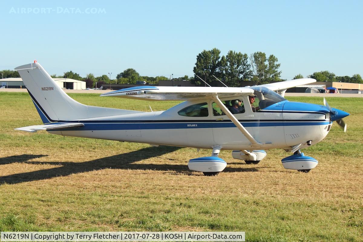 N6219N, 1980 Cessna 182R Skylane C/N 18267802, At 2017 EAA AirVenture at Oshkosh