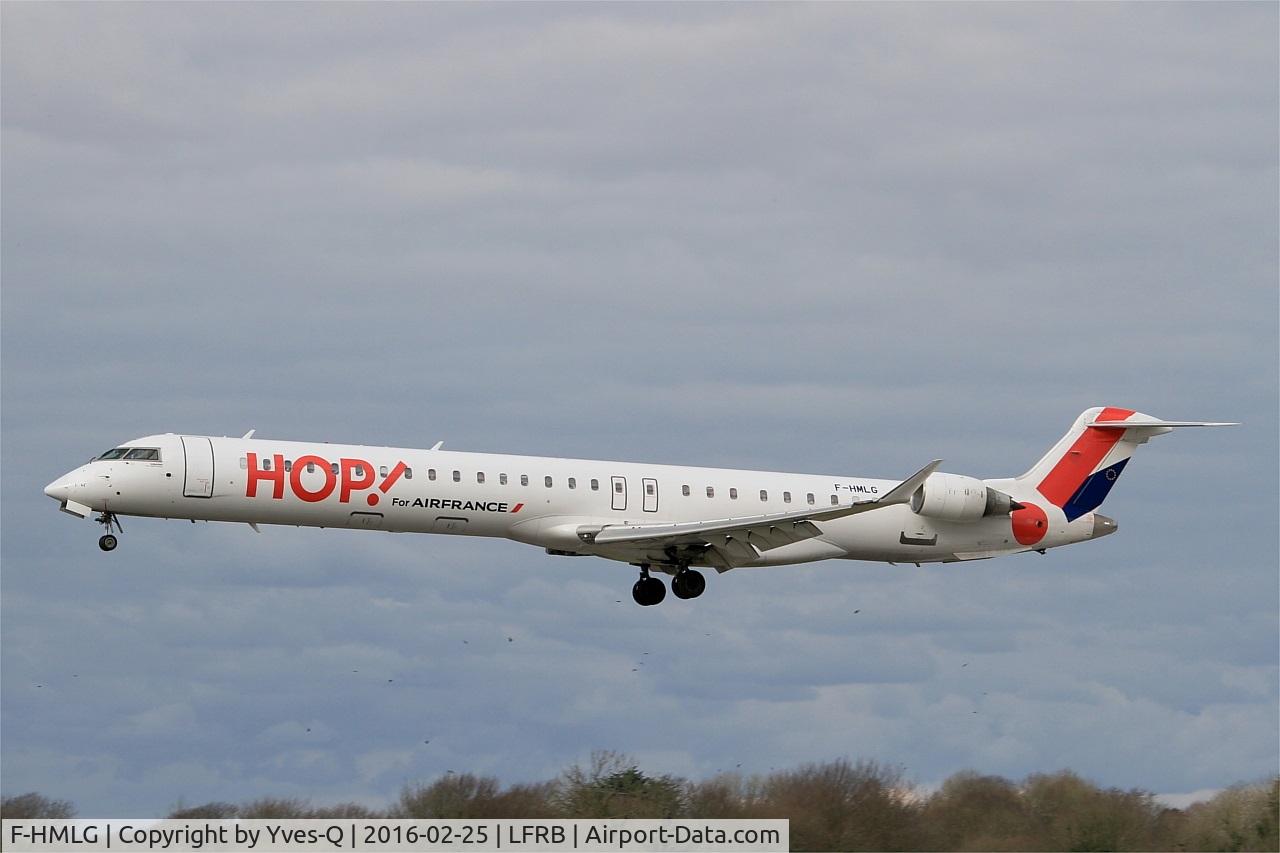F-HMLG, 2011 Bombardier CRJ-1000EL NG (CL-600-2E25) C/N 19012, Bombardier CRJ-1000EL NG, On final rwy 25L, Brest-Bretagne airport (LFRB-BES)
