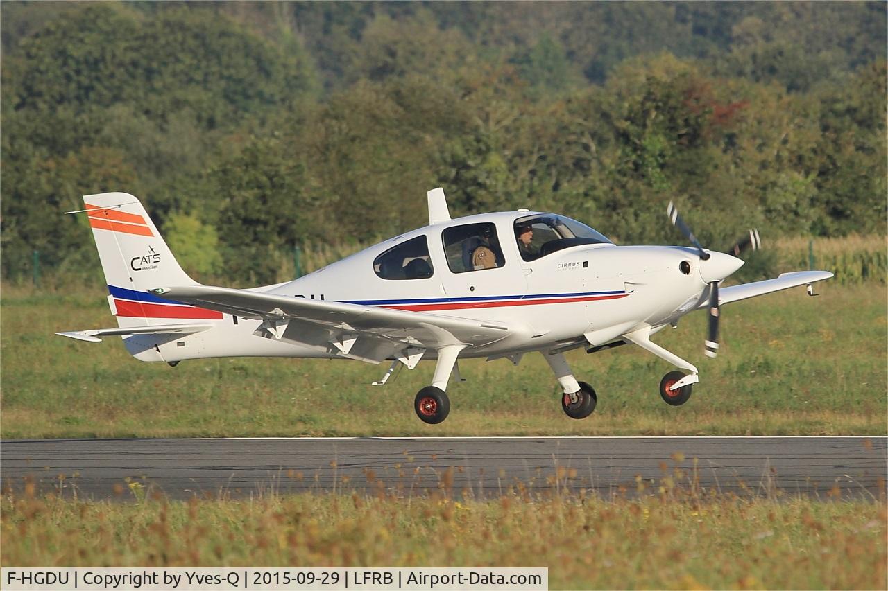 F-HGDU, Cirrus SR20 C/N 2152, Cirrus SR20, On final rwy 07R, Brest-Bretagne Airport (LFRB-BES)