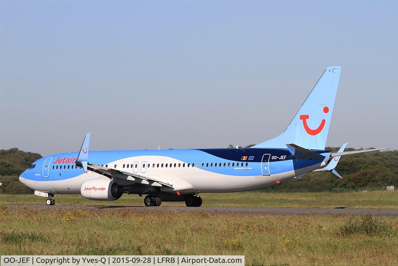 OO-JEF, 2014 Boeing 737-8K5 C/N 44271, Boeing 737-8K5, Taxiing to holding point rwy 07R, Brest-Bretagne airport (LFRB-BES)