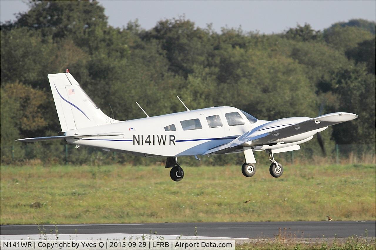 N141WR, 1983 Piper PA-34-220T C/N 34-333068, Piper PA-34-220T, On final rwy 07R, Brest-Bretagne airport (LFRB-BES)