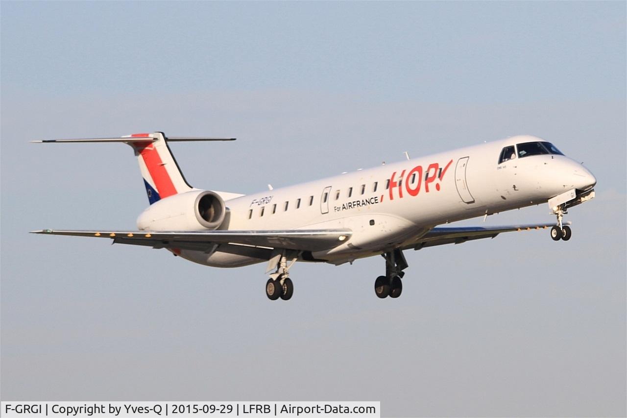 F-GRGI, 1999 Embraer EMB-145EU (ERJ-145EU) C/N 145152, Embraer EMB-145EU, Short approach rwy 07R, Brest-Bretagne Airport (LFRB-BES)