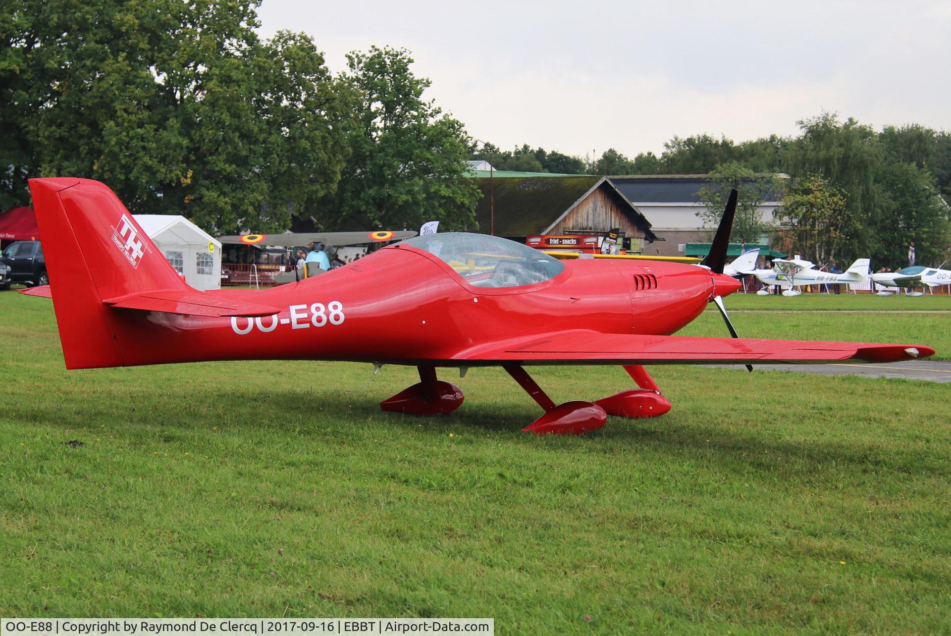 OO-E88, 2005 Capco Impulse C/N 038, Flying Festival at Brasschaat.