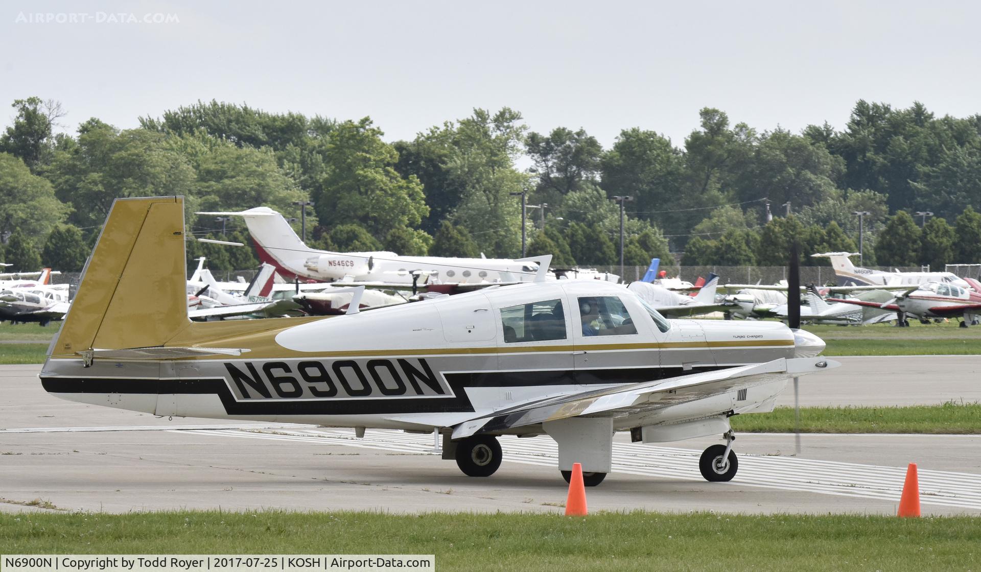 N6900N, 1968 Mooney M20C Ranger C/N 680168, Airventure 2017