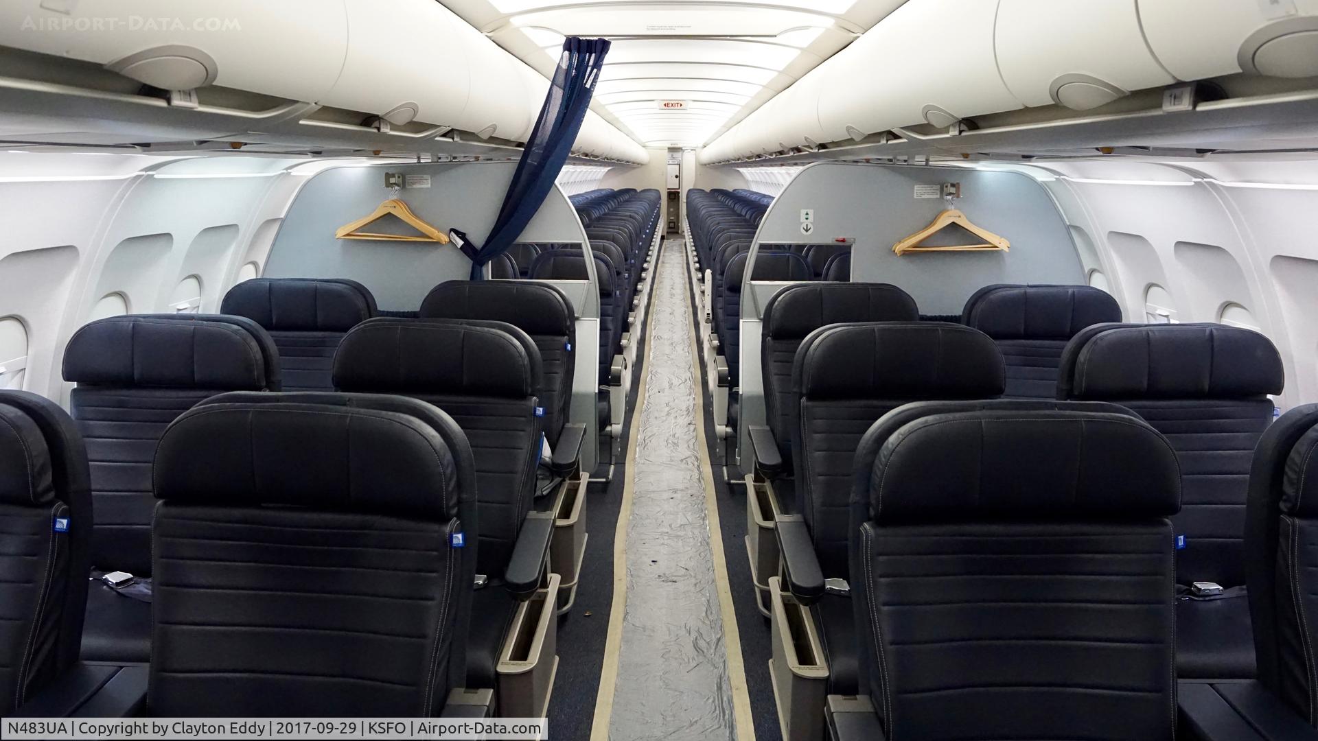 N483UA, 2001 Airbus A320-232 C/N 1586, SFO 2018.