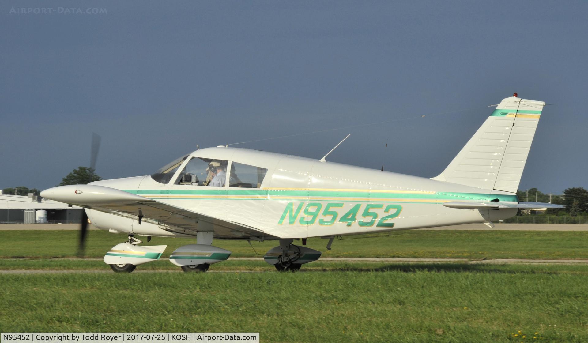 N95452, 1969 Piper PA-28-140 Cherokee C/N 28-25965, Airventure 2017