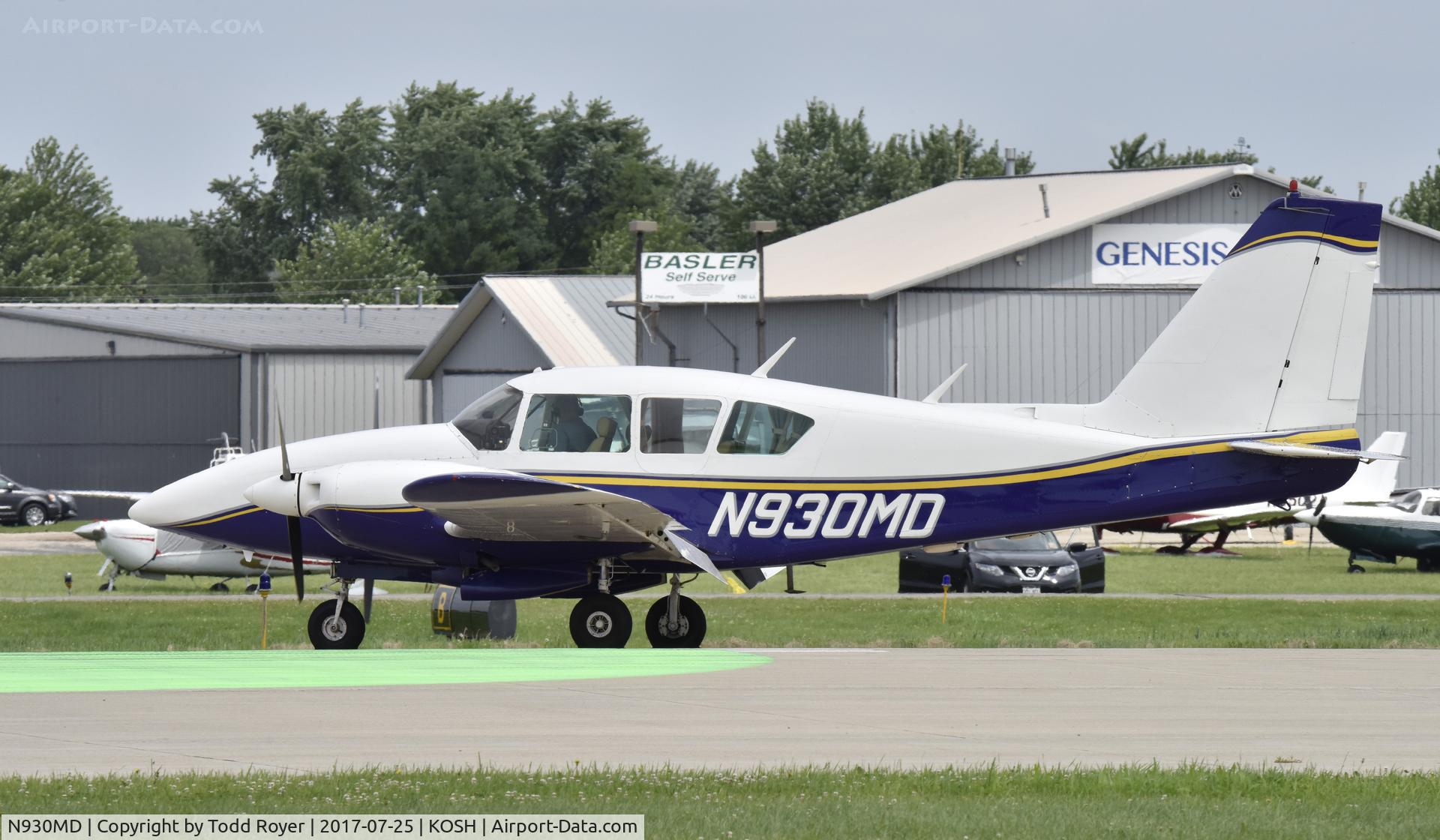 N930MD, 1967 Piper PA-23-250 Aztec C/N 27-3787, Airventure 2017
