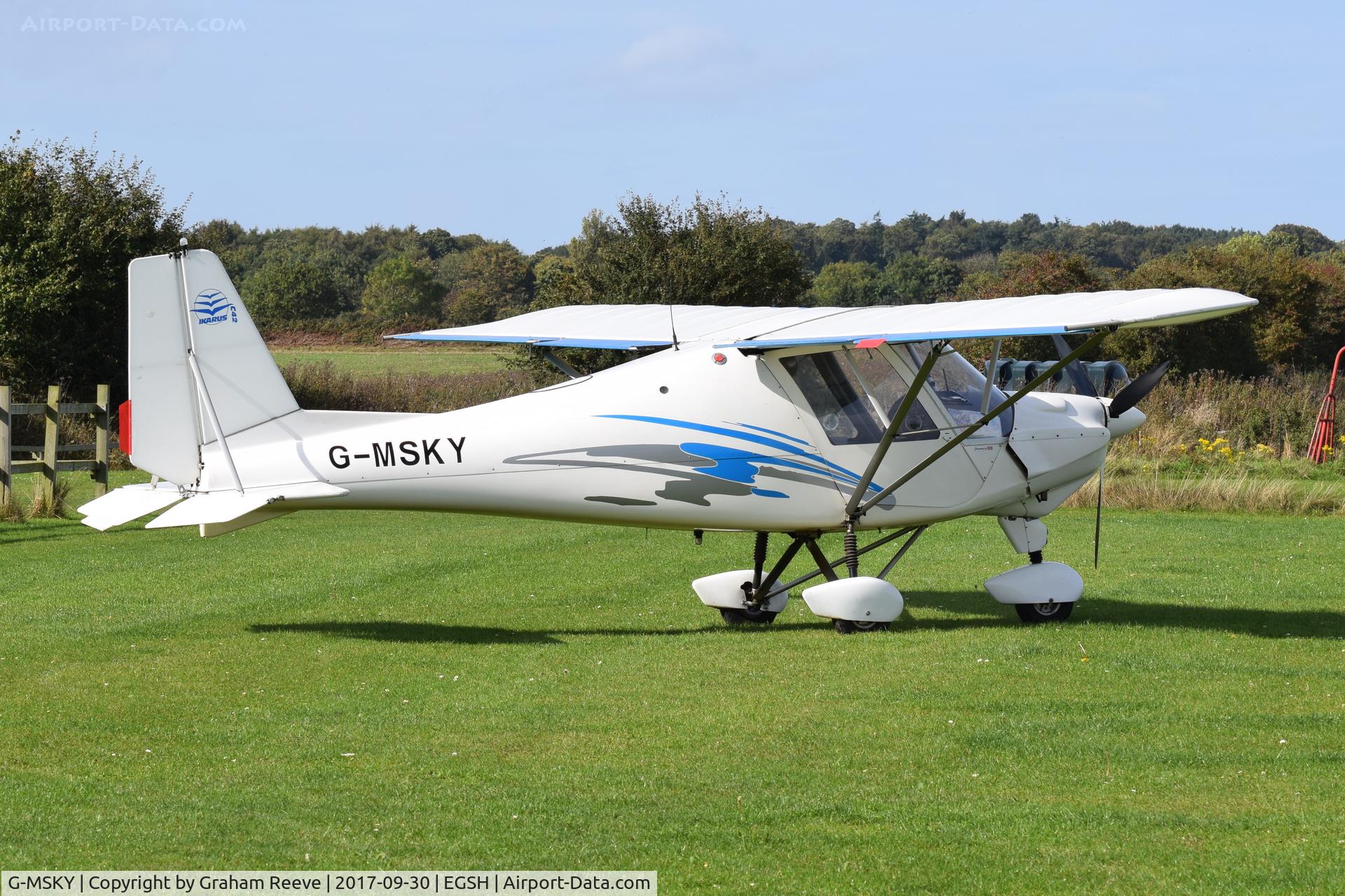 G-MSKY, 2001 Comco Ikarus C42 FB UK C/N PFA 322-13722, Parked at Northrepps.