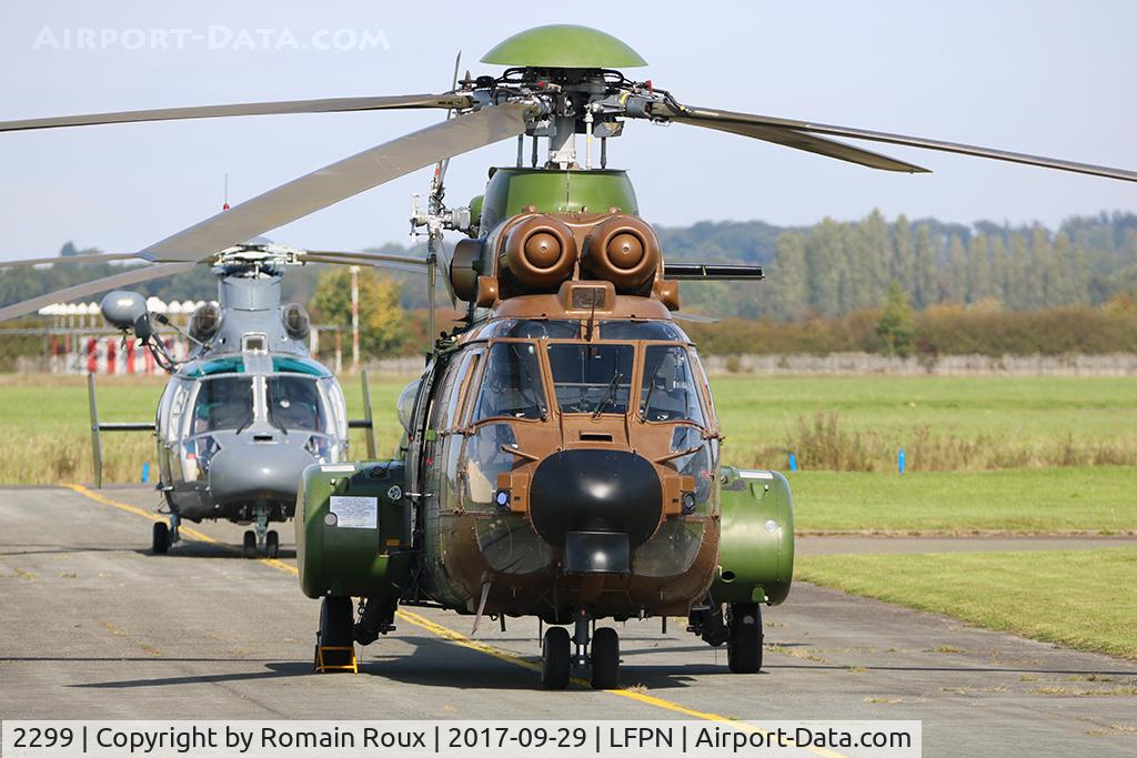 2299, Aérospatiale AS-532UL Cougar C/N 2299, Parked