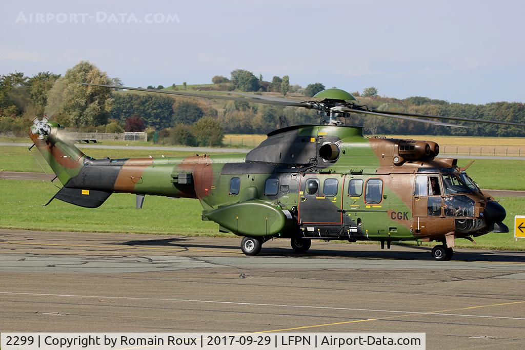 2299, Aérospatiale AS-532UL Cougar C/N 2299, Taxiing