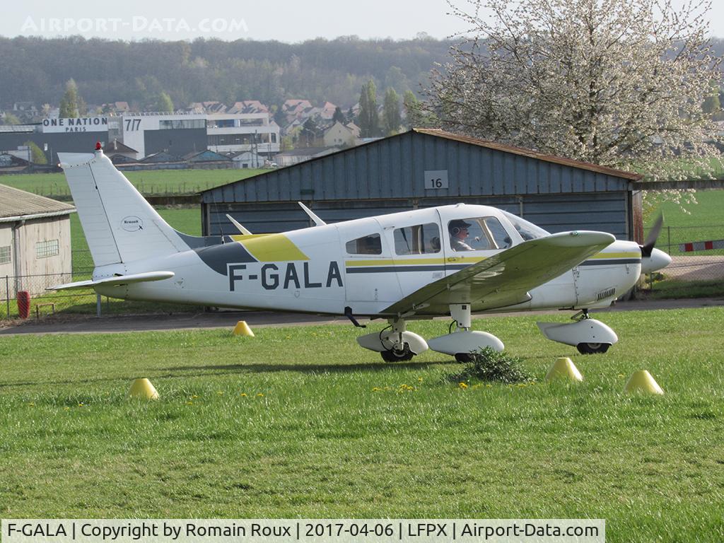 F-GALA, Piper PA-28-181 Archer C/N 287690210, Taxiing