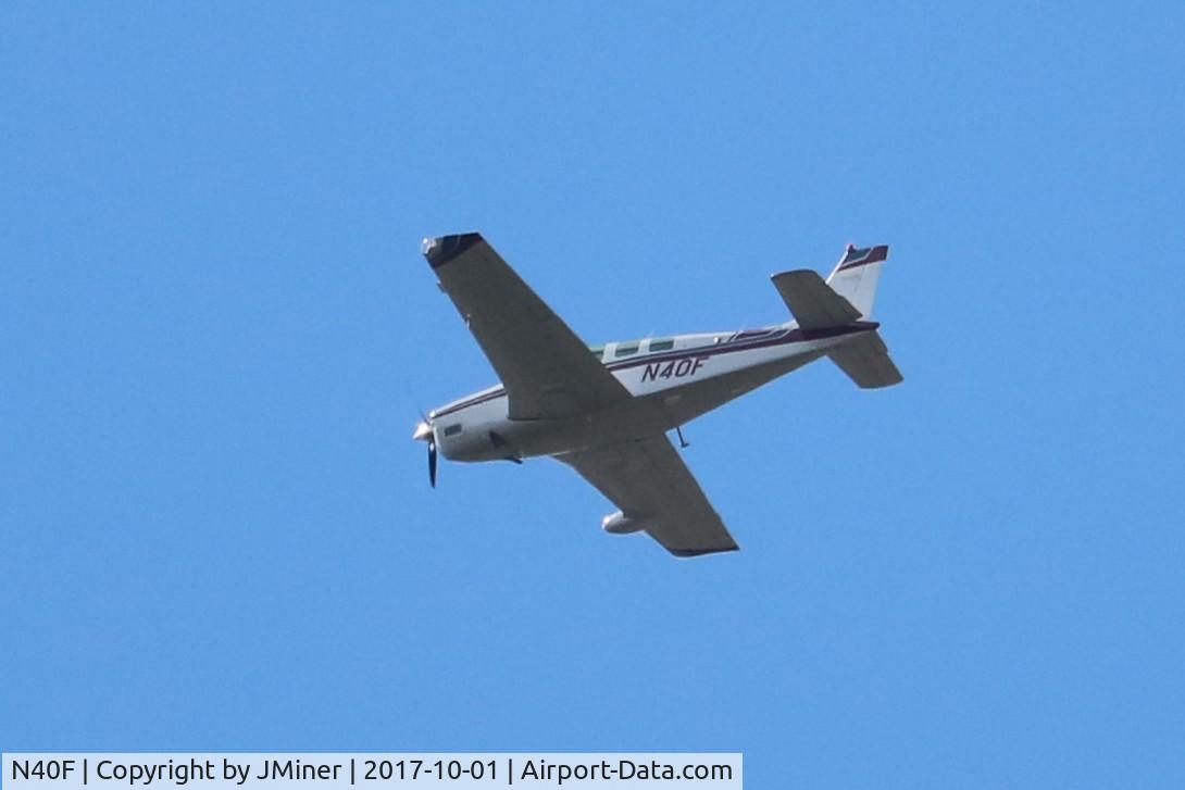 N40F, 1993 Beech A36 Bonanza 36 C/N E-2793, Flying over Sleepy Hollow, IL.