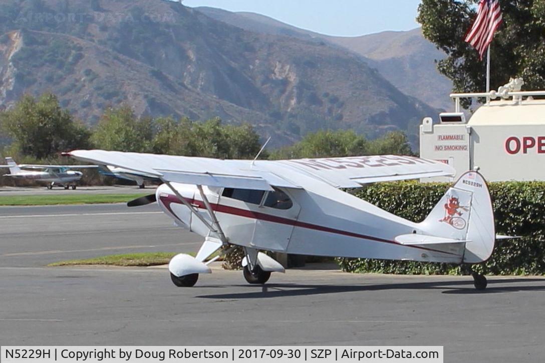 N5229H, 1949 Piper PA-16 Clipper C/N 16-33, 1949 Piper PA-16 CLIPPER 'Little Devil', Lycoming O-290 135 Hp, fueling