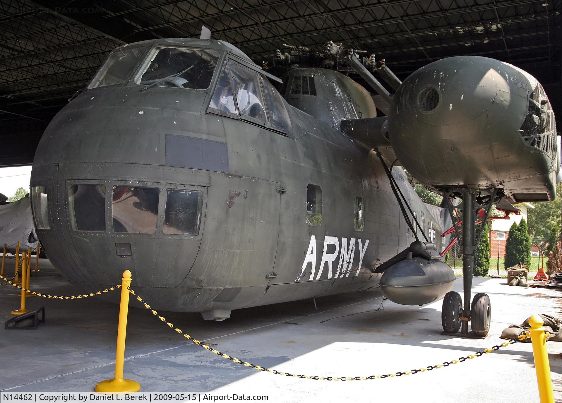 N14462, 1957 Sikorsky CH-37B Mojave C/N 57-1651, It's even bigger when viewed in person. Power is from two Pratt & Whitney R-2800s.
