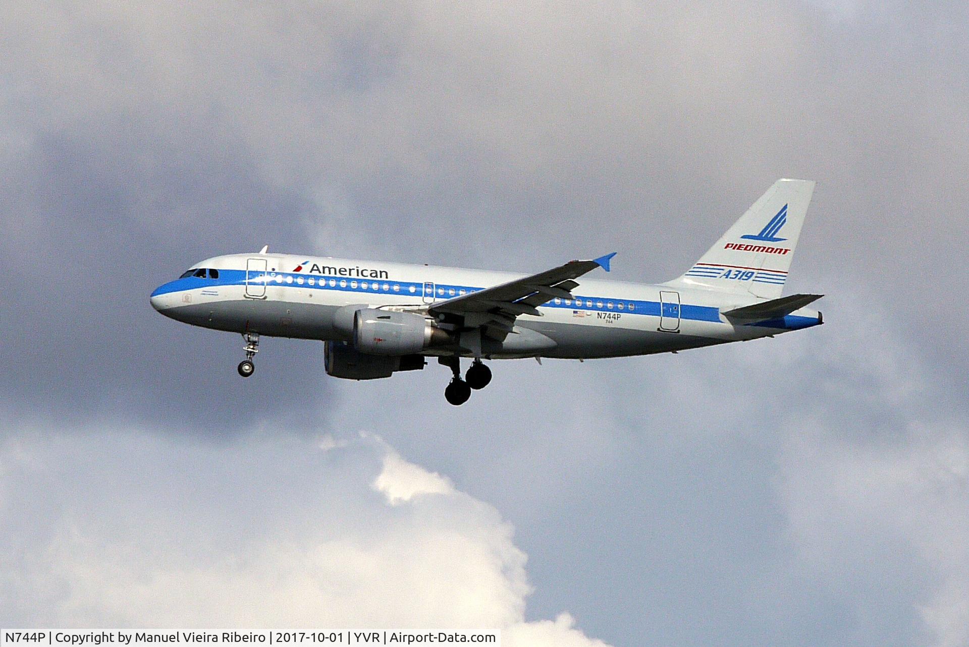 N744P, 2000 Airbus A319-112 C/N 1287, Arrival from Phoenix