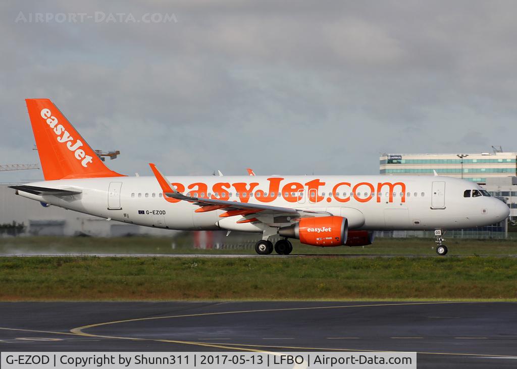 G-EZOD, 2015 Airbus A320-214 C/N 6502, Taking off from rwy 32R