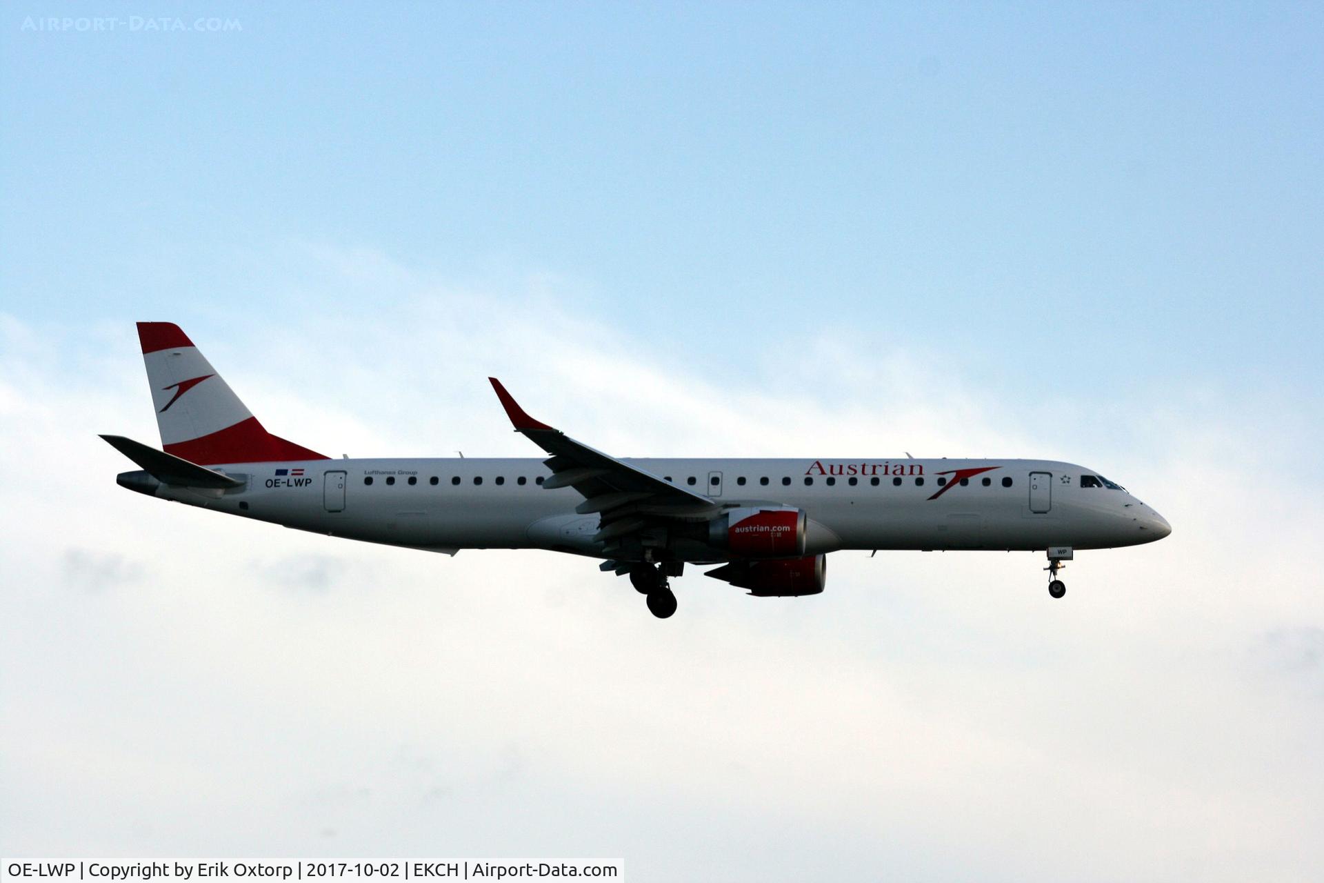 OE-LWP, 2012 Embraer 195LR  (ERJ-190-200LR) C/N 19000558, OE-LWP landing rw 22L