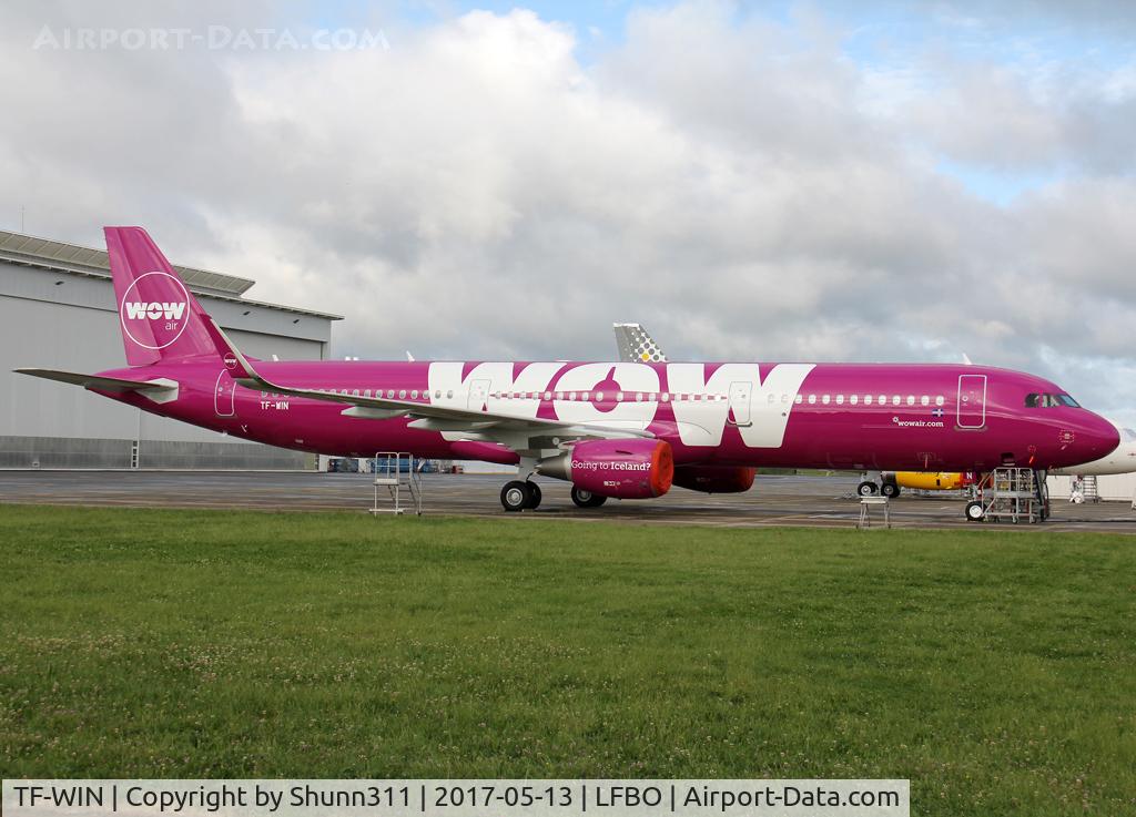 TF-WIN, 2017 Airbus A321-211 C/N 7650, Parked at Air France facility...
