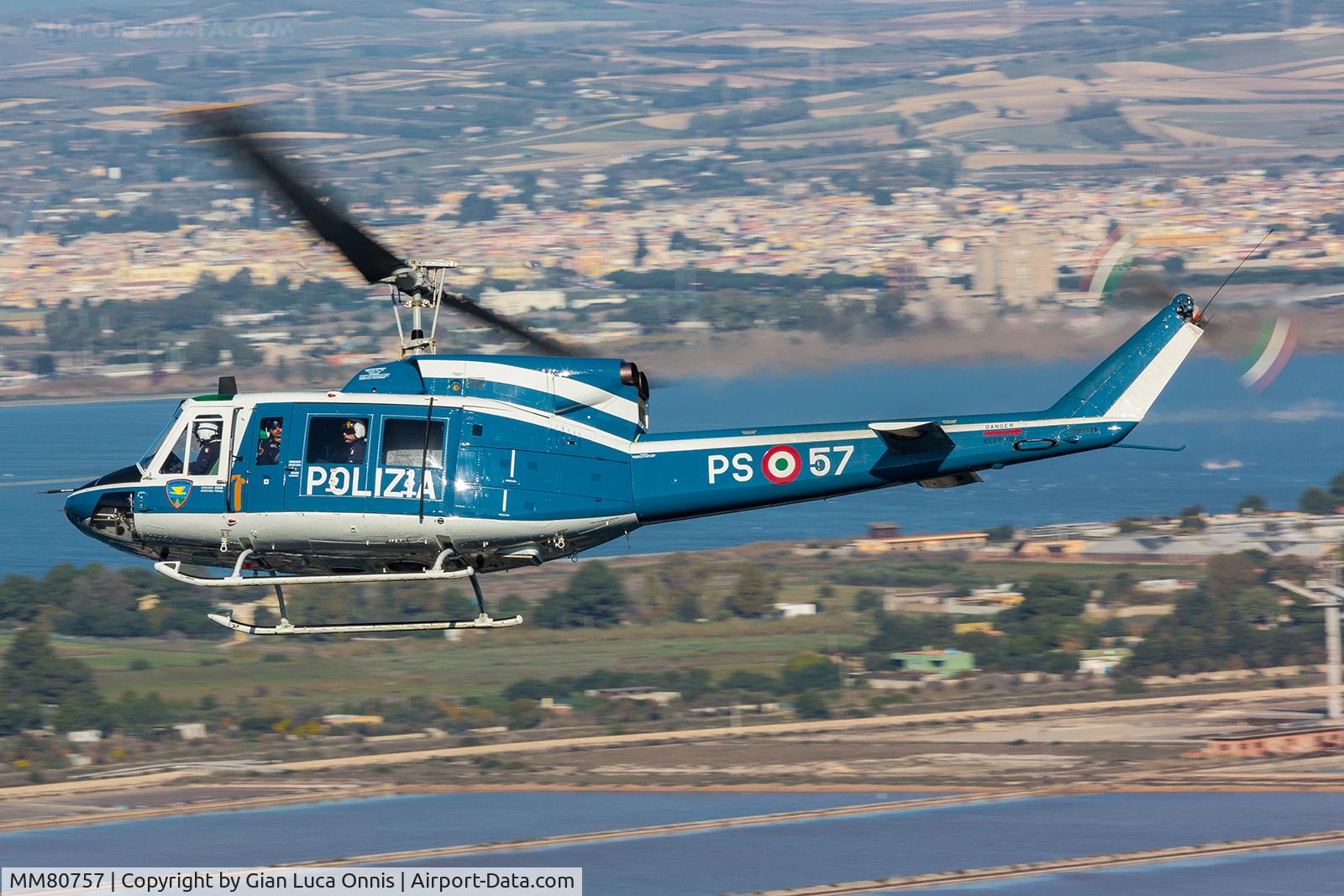 MM80757, Agusta AB-212AM C/N 5673, AIR TO AIR