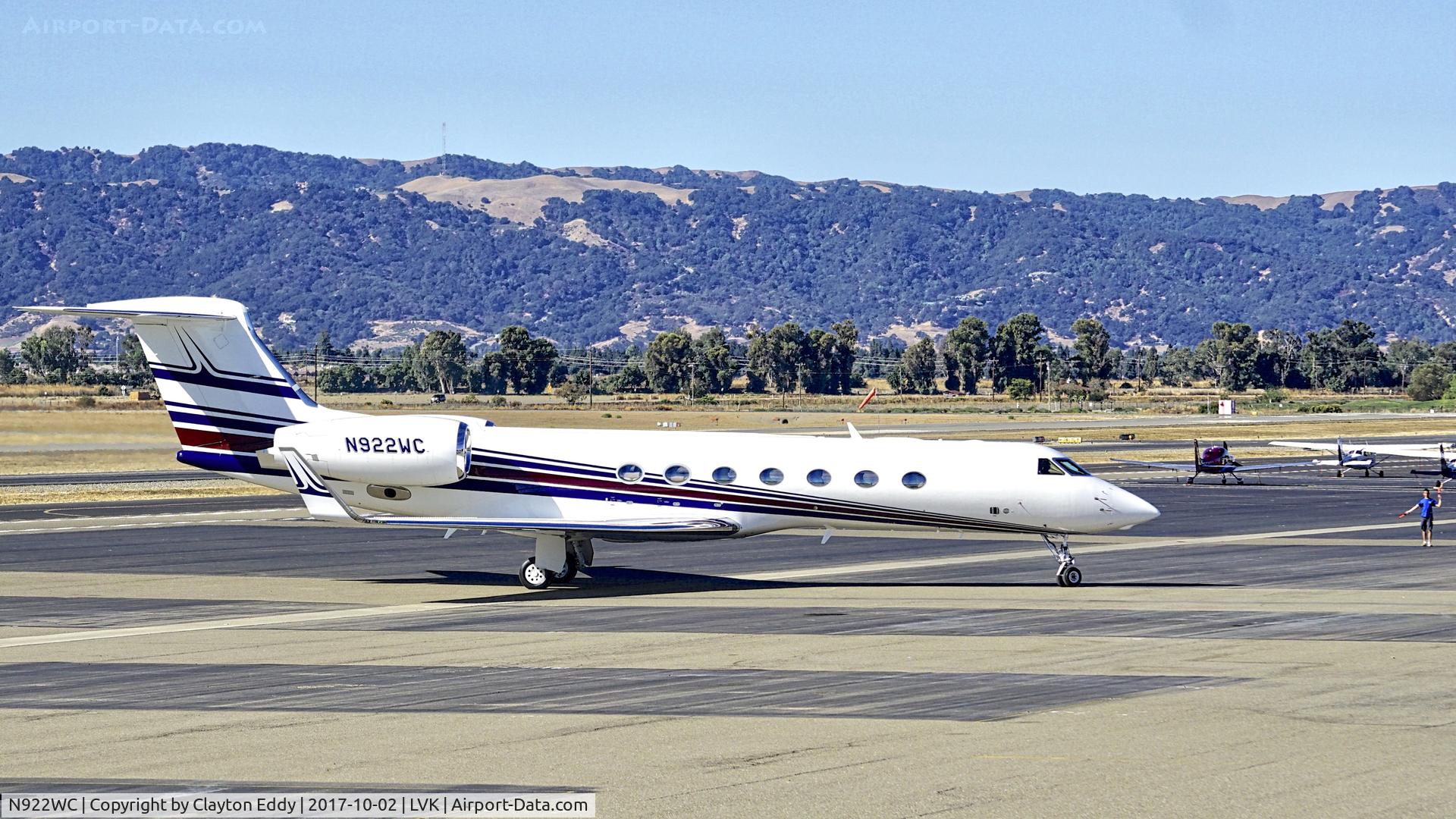 N922WC, 2008 Gulfstream Aerospace GV-SP (G550) C/N 5180, Livermore Airport California 2017.