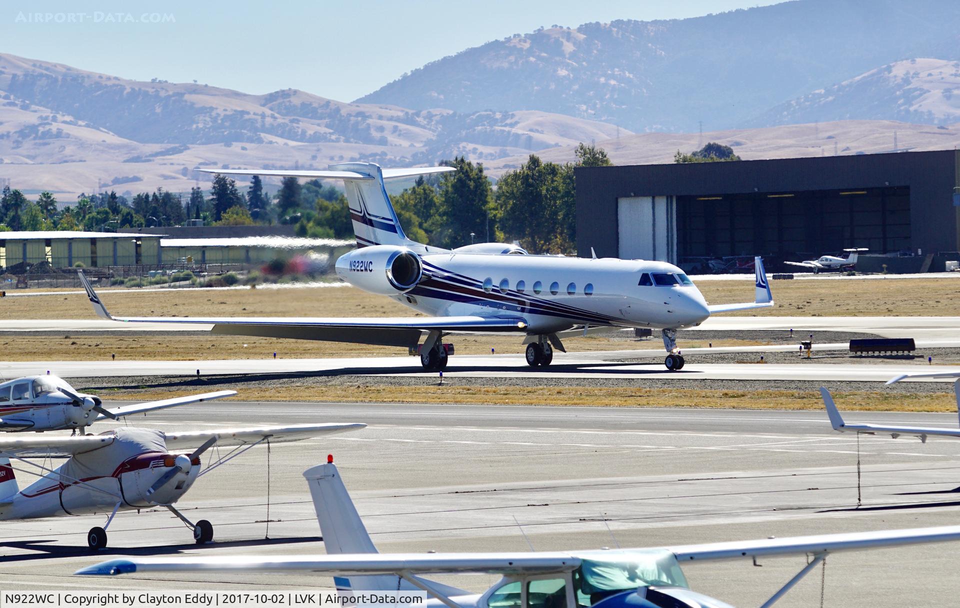 N922WC, 2008 Gulfstream Aerospace GV-SP (G550) C/N 5180, Livermore Airport California 2017.