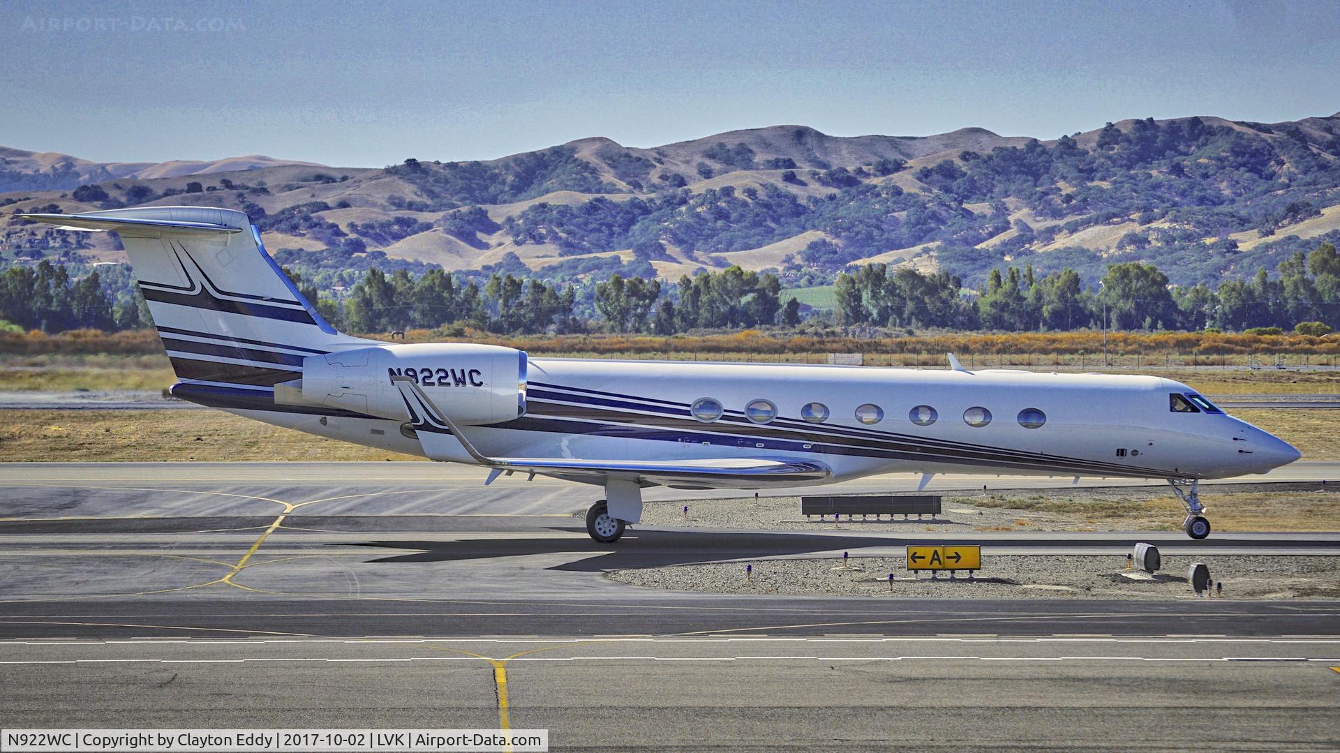 N922WC, 2008 Gulfstream Aerospace GV-SP (G550) C/N 5180, Livermore Airport California 2017.