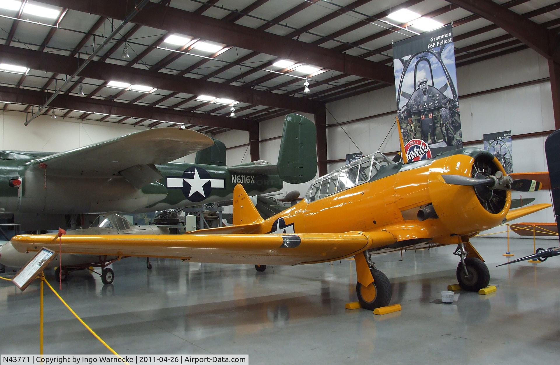 N43771, 1943 North American AT-6D Texan C/N 88-15762, North American AT-6D Texan at the Yanks Air Museum, Chino CA